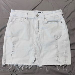 White Denim G By Guess Skirt Size Medium